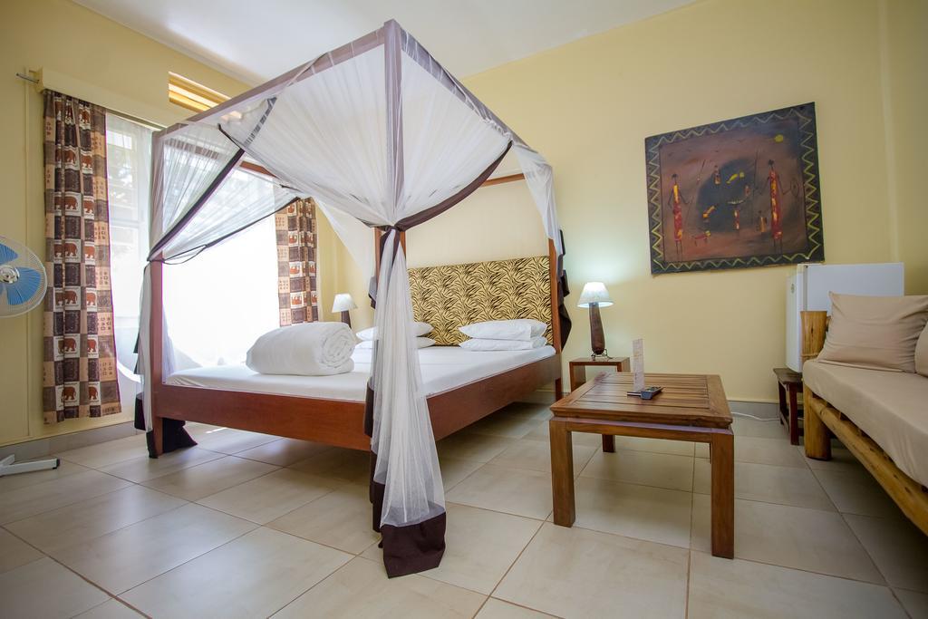 2 Friends Guest House Jinja Exterior photo