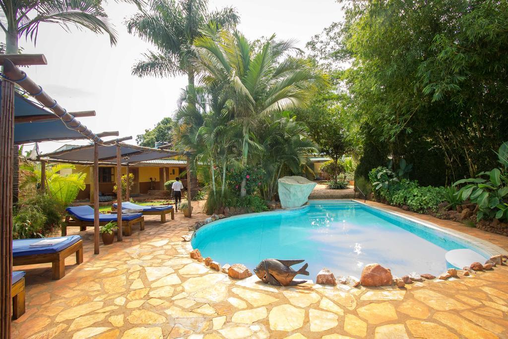 2 Friends Guest House Jinja Exterior photo