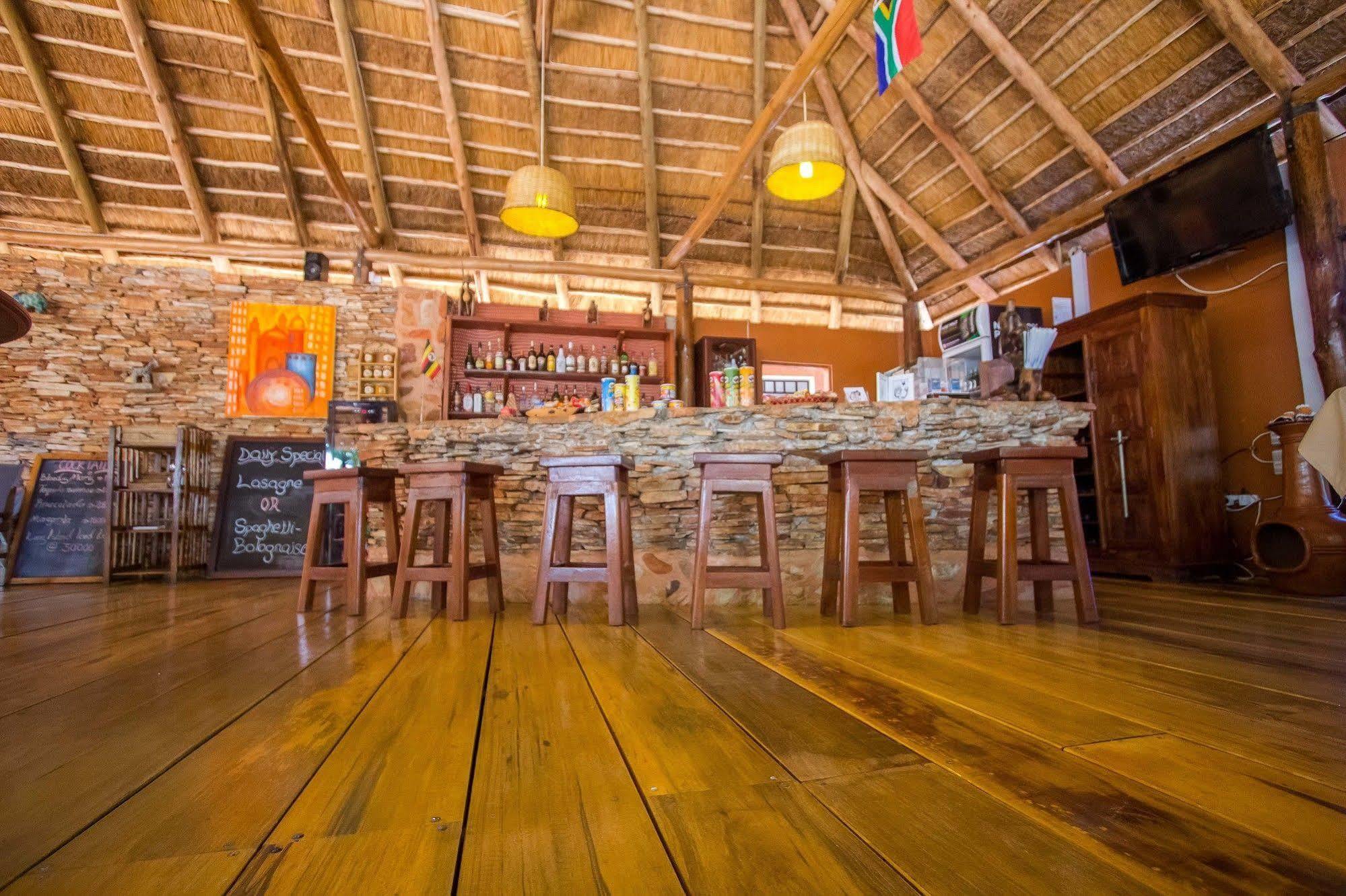2 Friends Guest House Jinja Exterior photo